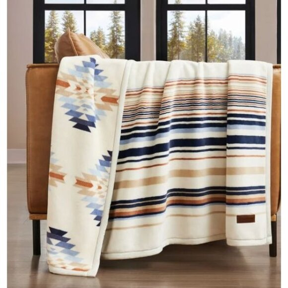 Pendleton Reversible Plush Throw Savannah Stripe - Picture 1 of 2